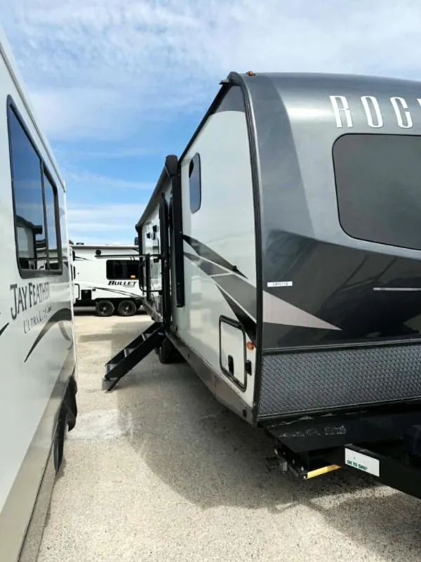 2023 Forest River Rockwood Ultra Lite 2912BS - Photo 4
