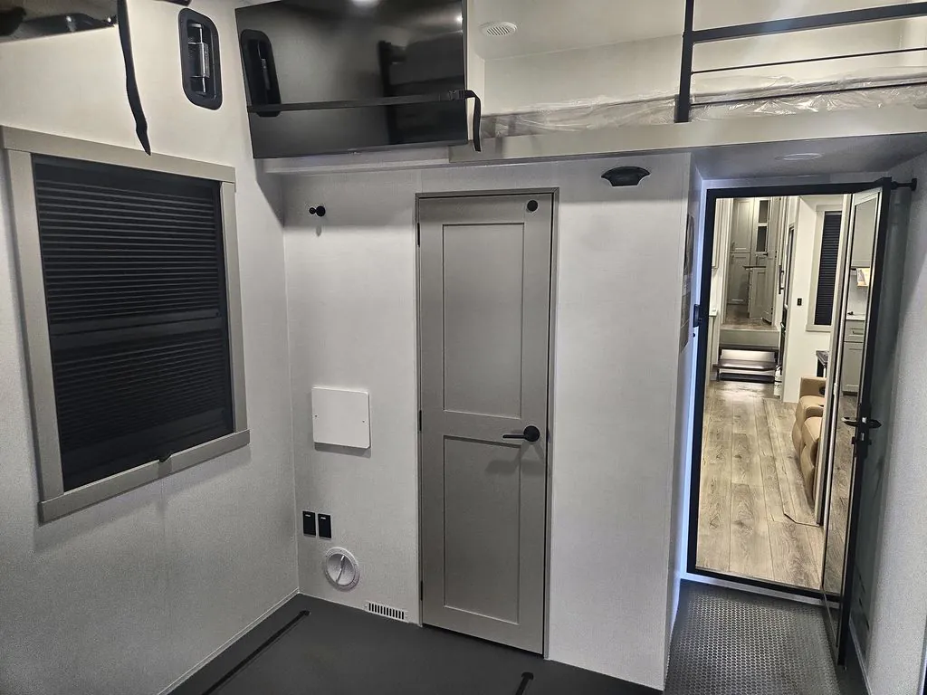 2026 Brinkley Model G 4170, Photos photo 47