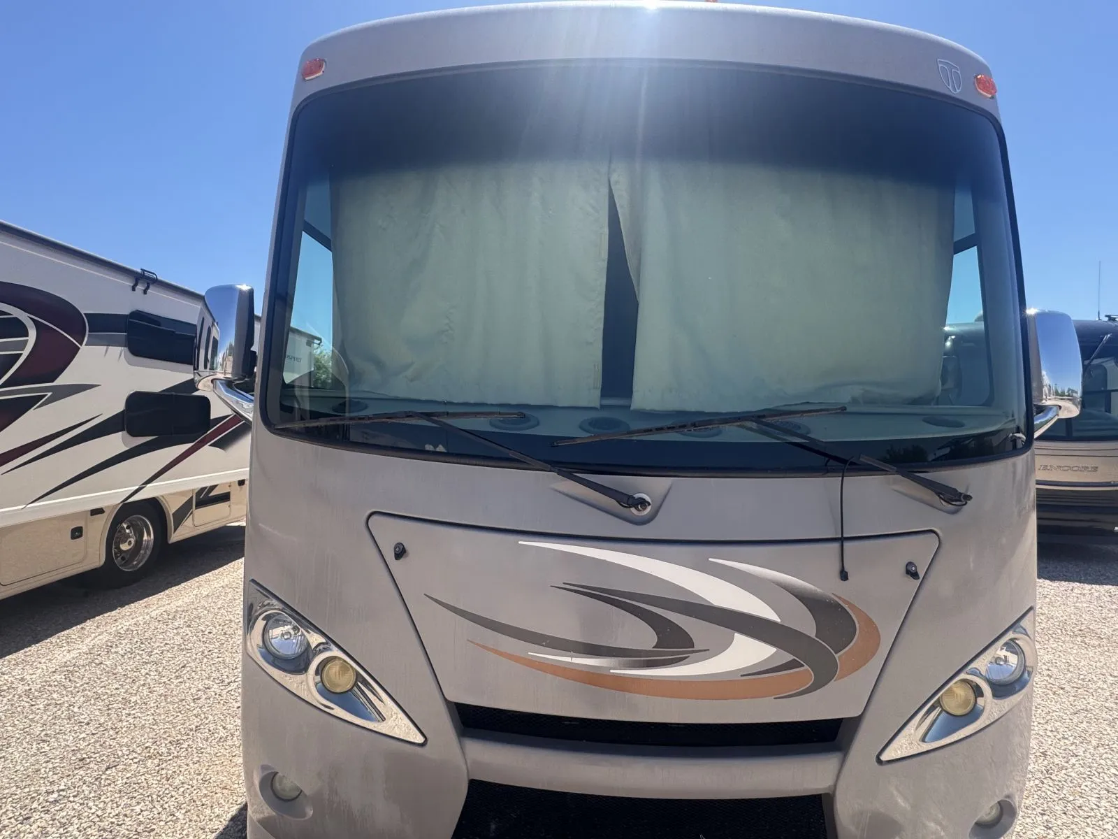 2015 Thor Motor Coach Hurricane 34J - Photo 3