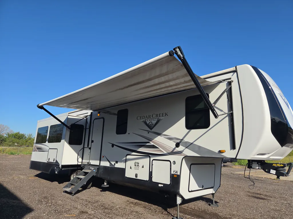 2021 Forest River Cedar Creek Champagne Edition 38EL, Photos photo 15