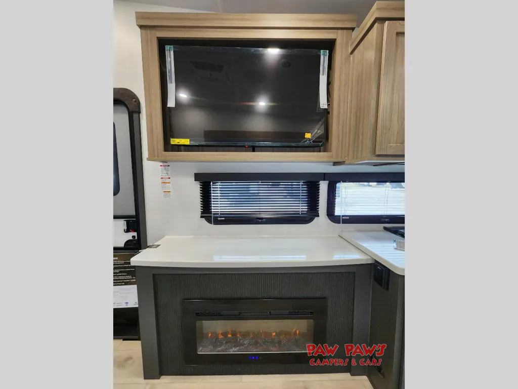 2026 Forest River Rockwood Signature R301RKS, Photos photo 11