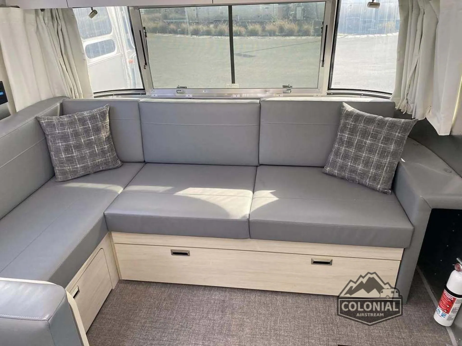 2025 Airstream Flying Cloud 30RB - Photo 4