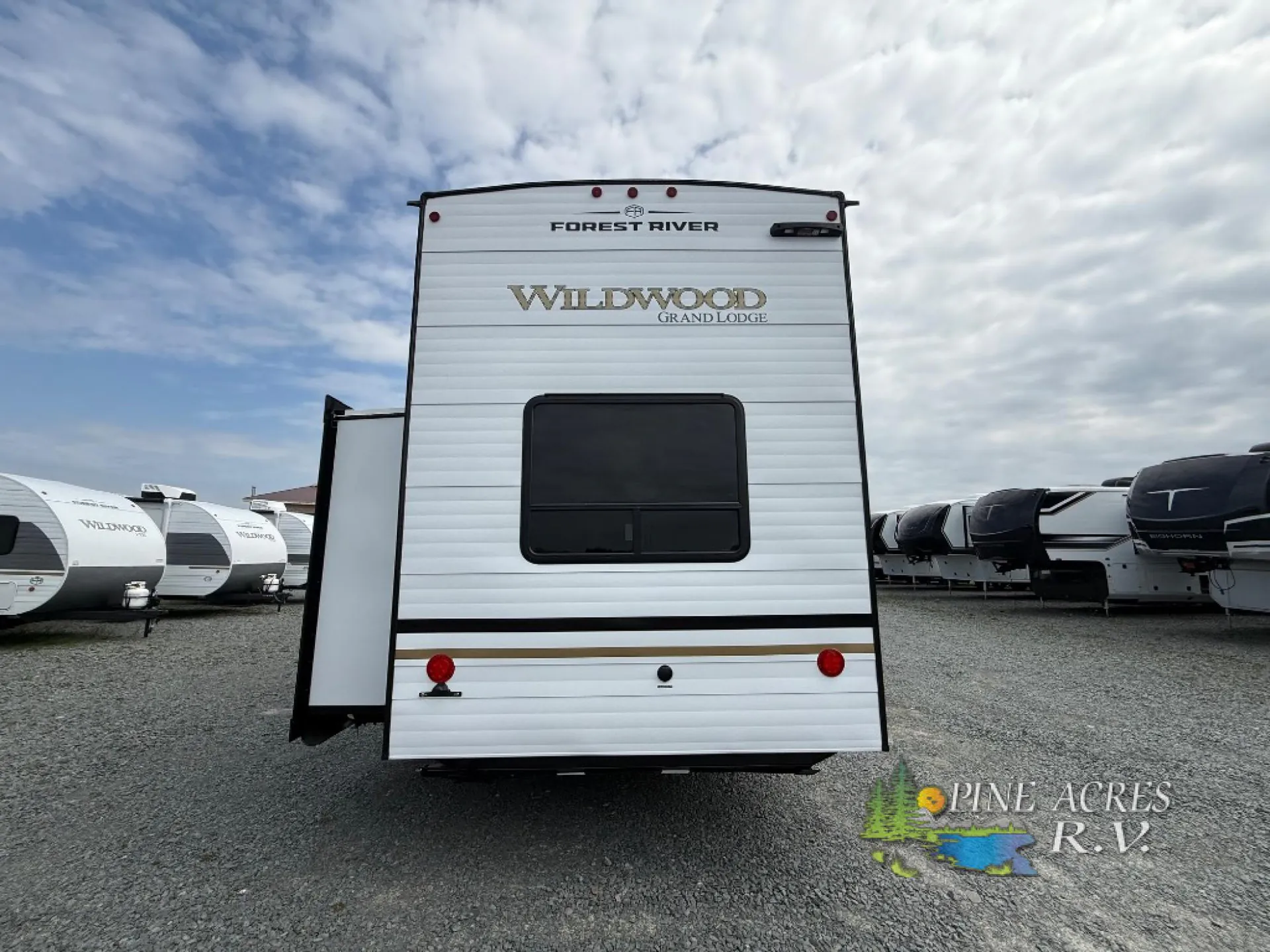 2026 Forest River Wildwood Grand Lodge 40FKP — Photo 6