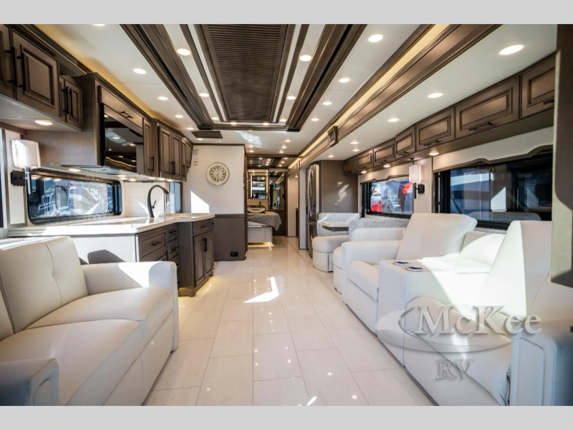 2026 Newmar Summit Aire 4505 - Photo 3