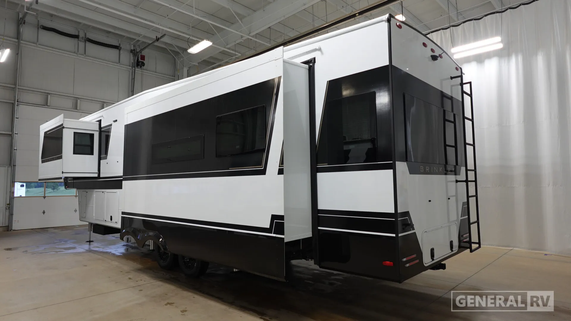 2027 Brinkley Model Z 3600 - Photo 4