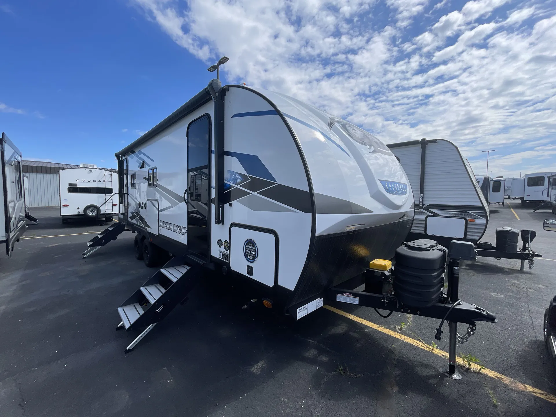 2024 Forest River Cherokee Alpha Wolf 2500RL-L - Photo 2