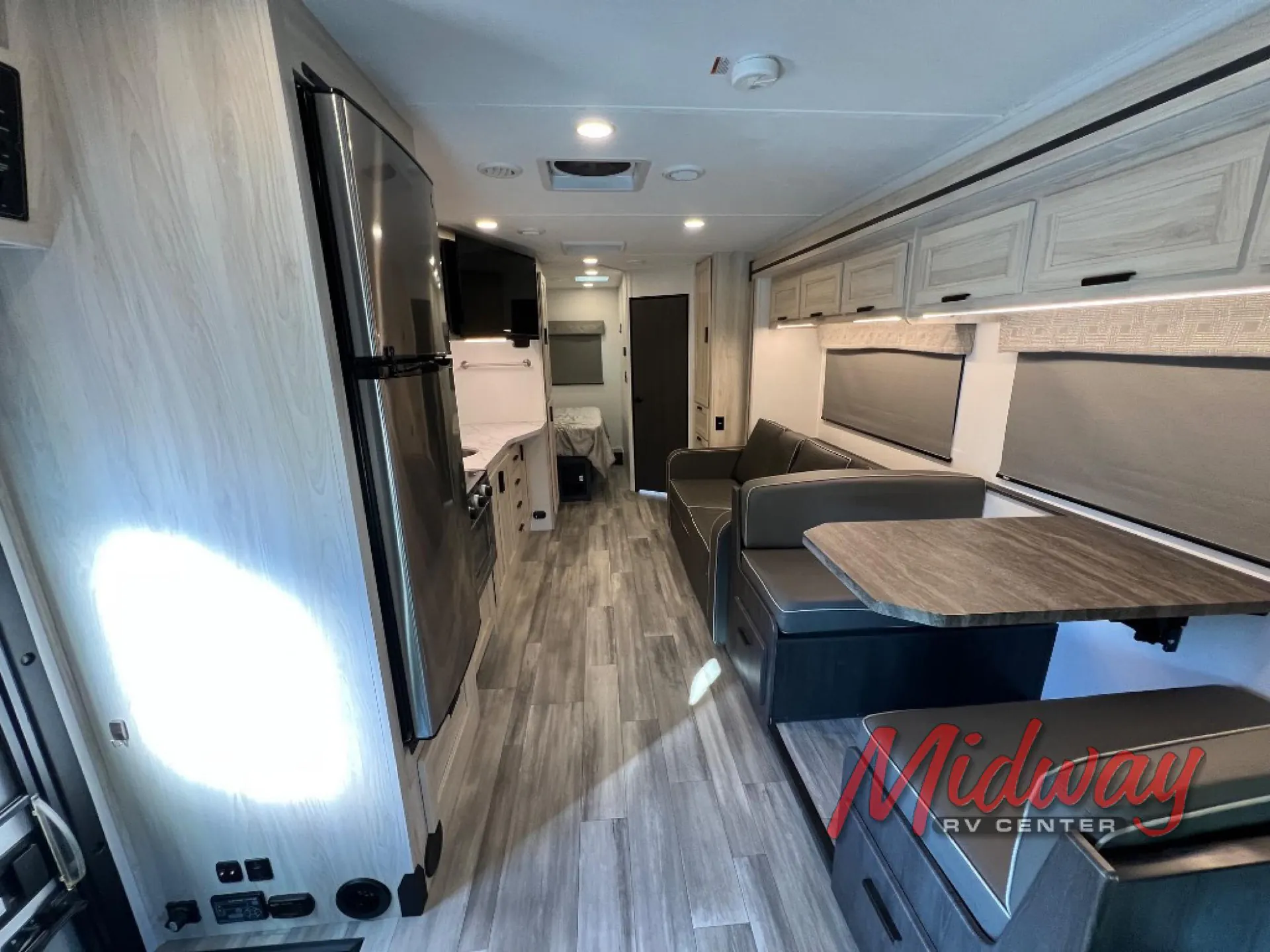 2023 Forest River Sunseeker LE 2550DSLE - Photo 4