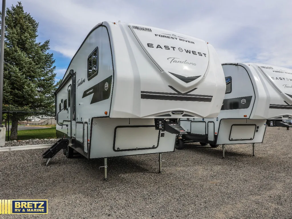 2027 East to West Tandara 275BH - Photo 2