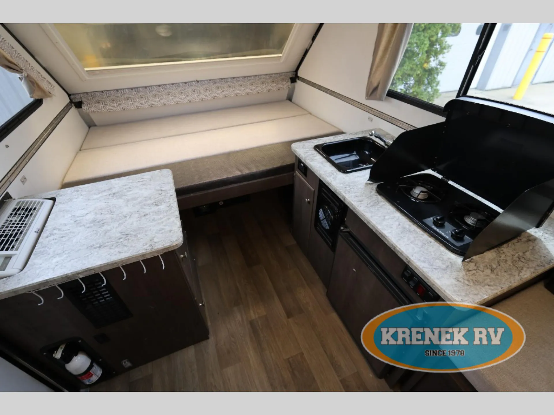 2019 Aliner Titanium 12 - Photo 4