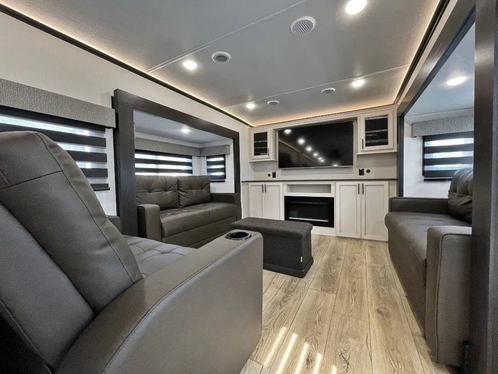 2026 Forest River Sabre 37FLH - Photo 3