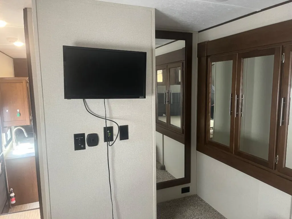 2019 Forest River Wildcat 31BH, Photos photo 25