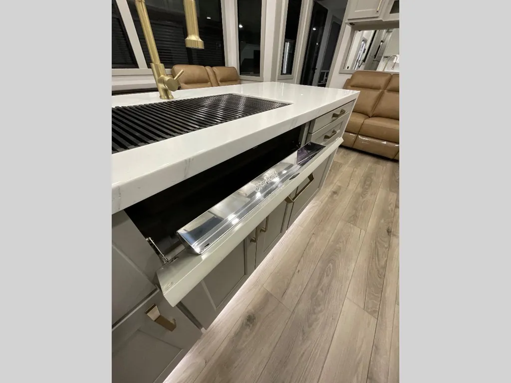 2025 Brinkley Model G 4100, Photos photo 16