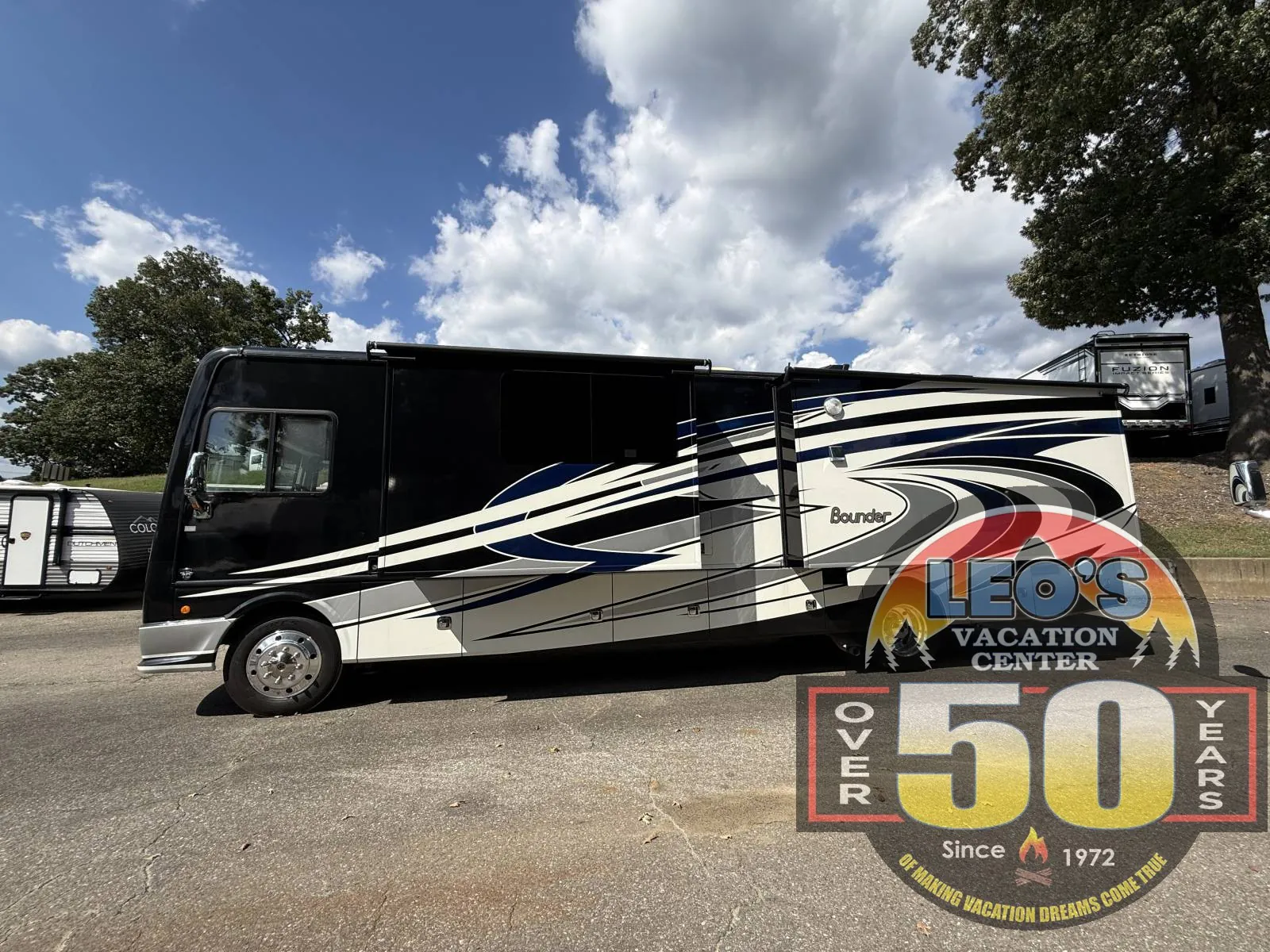 2018 Fleetwood Bounder 35P - Photo 3