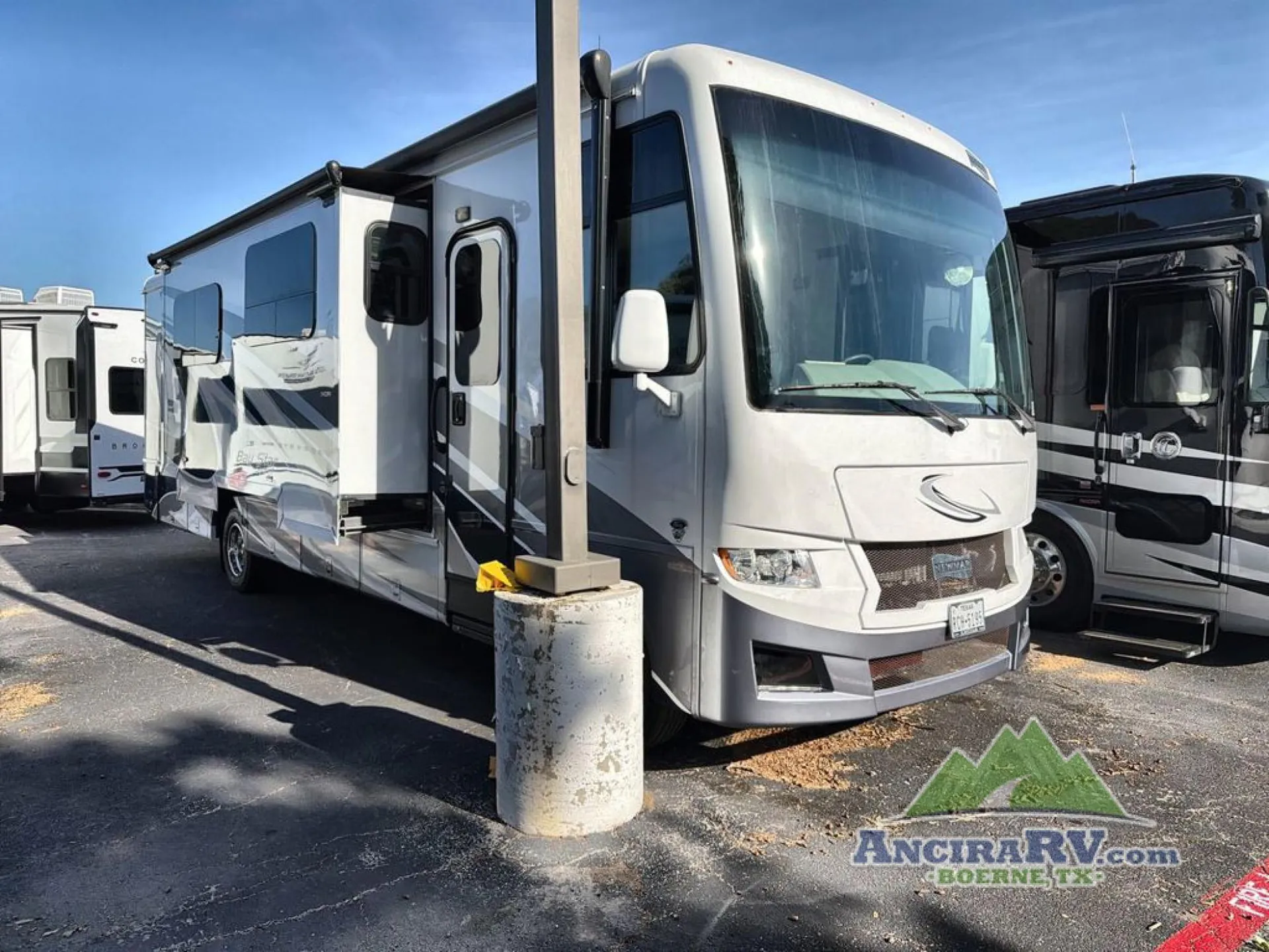 2022 Newmar Bay Star Sport 3316 - Photo 4