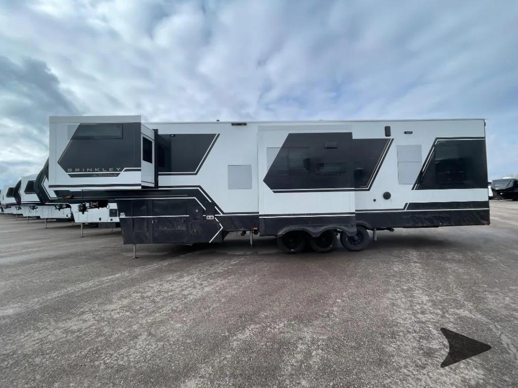 2026 Brinkley Model G 3520, Photos photo 10