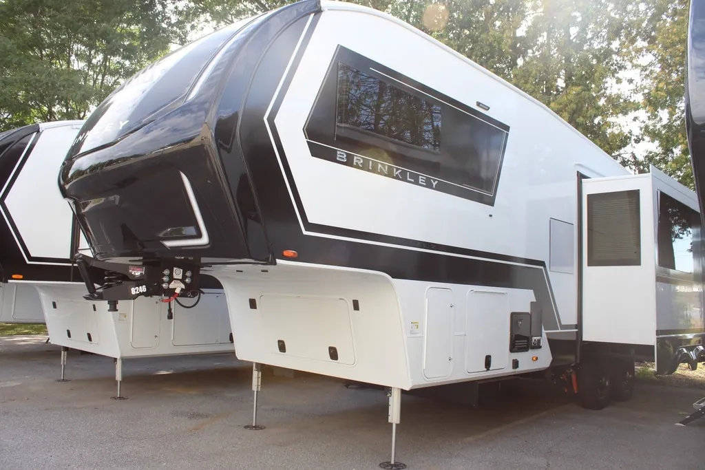 2026 Brinkley Model Z 2810, Photos photo 2