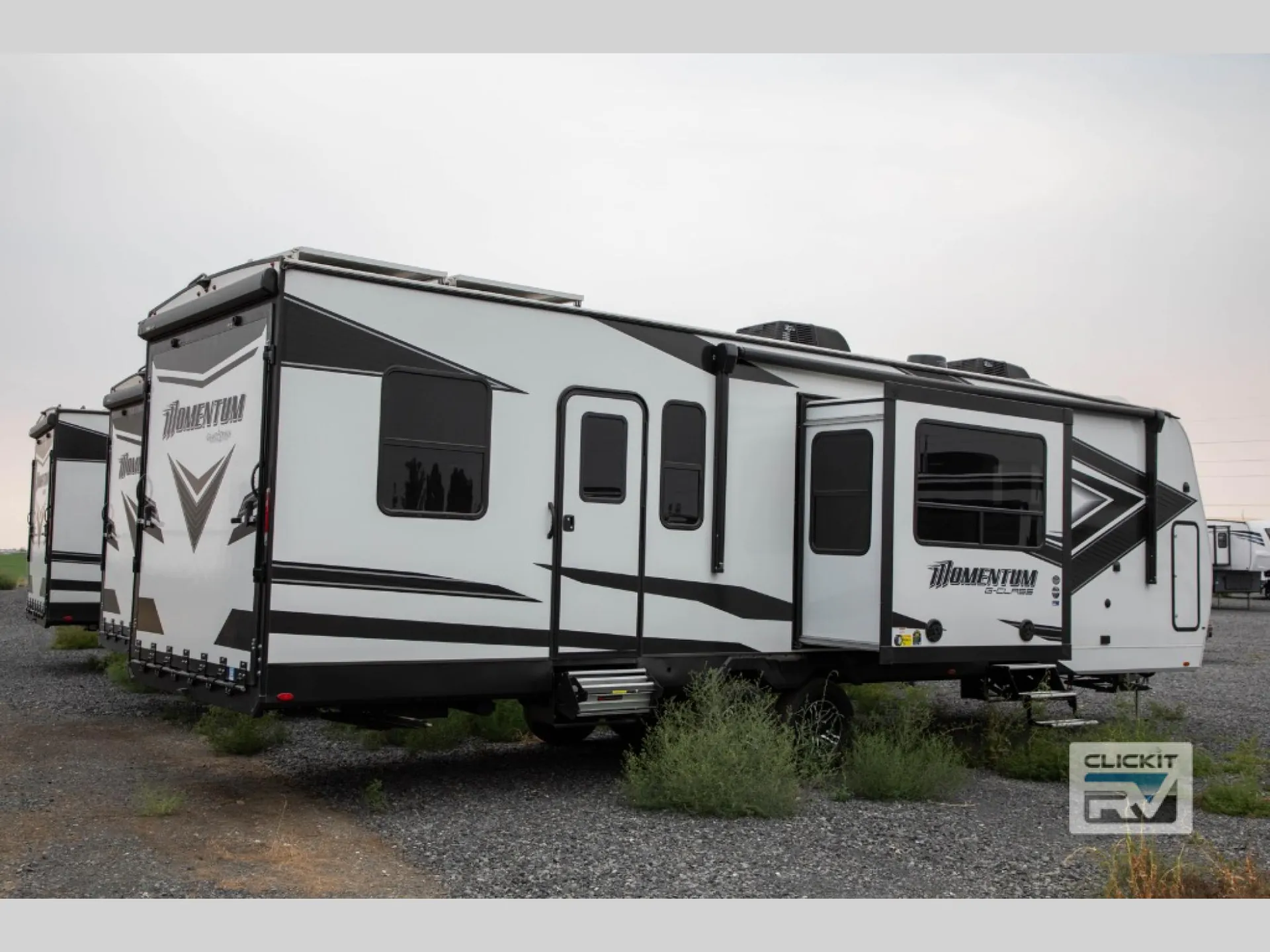 2023 Grand Design Momentum G-Class 31G - Photo 4