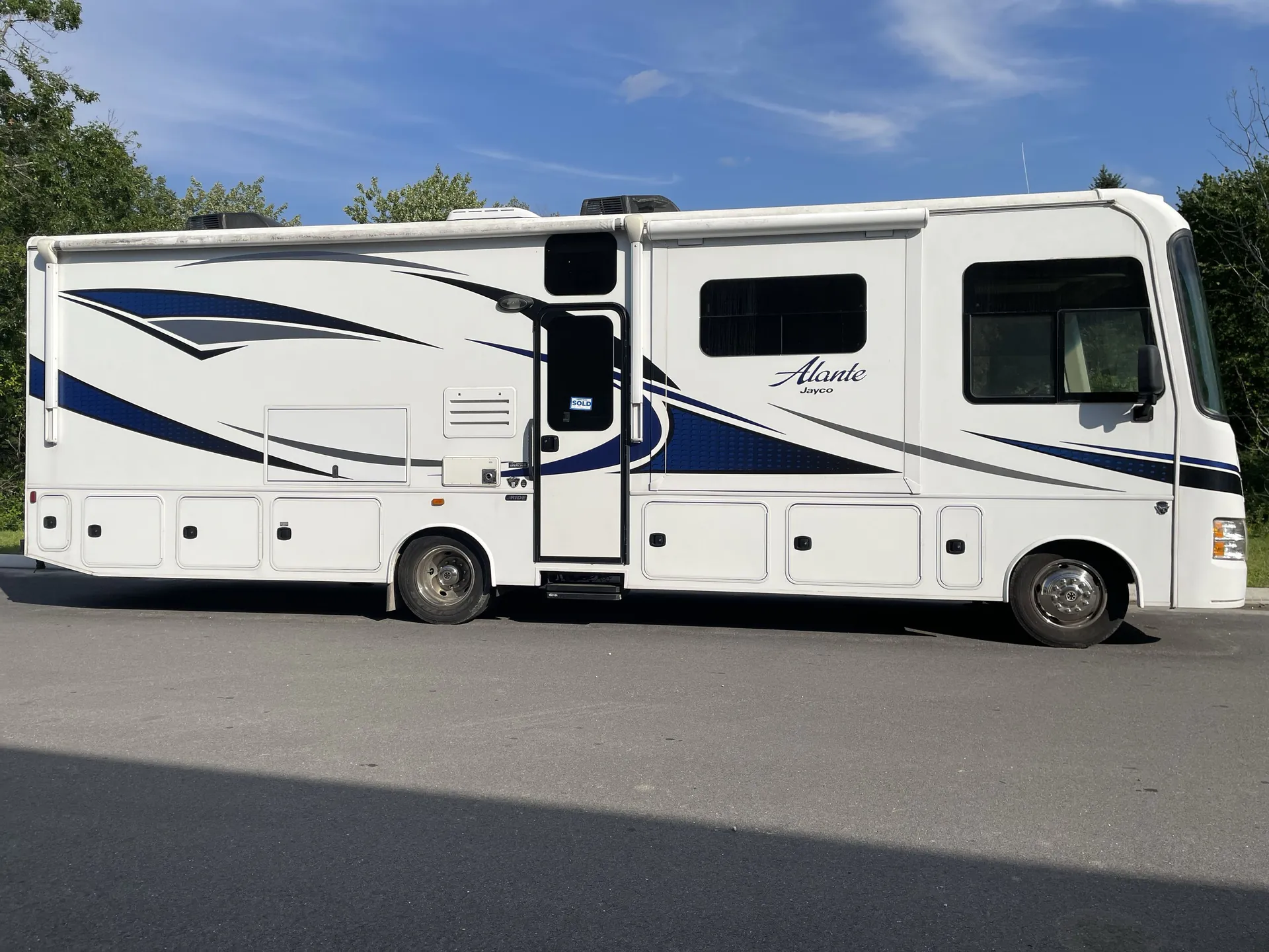 2017 Jayco Alante 32N — campside