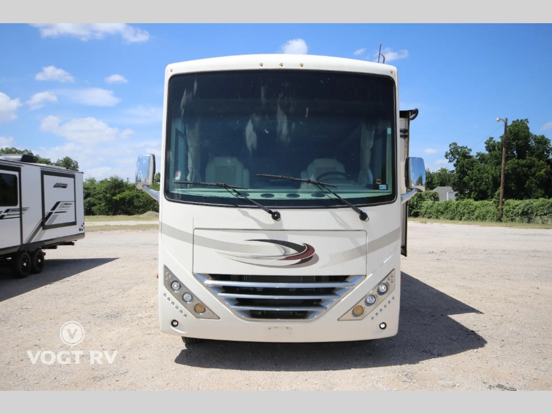 2018 Thor Motor Coach Hurricane 29M - Photo 3