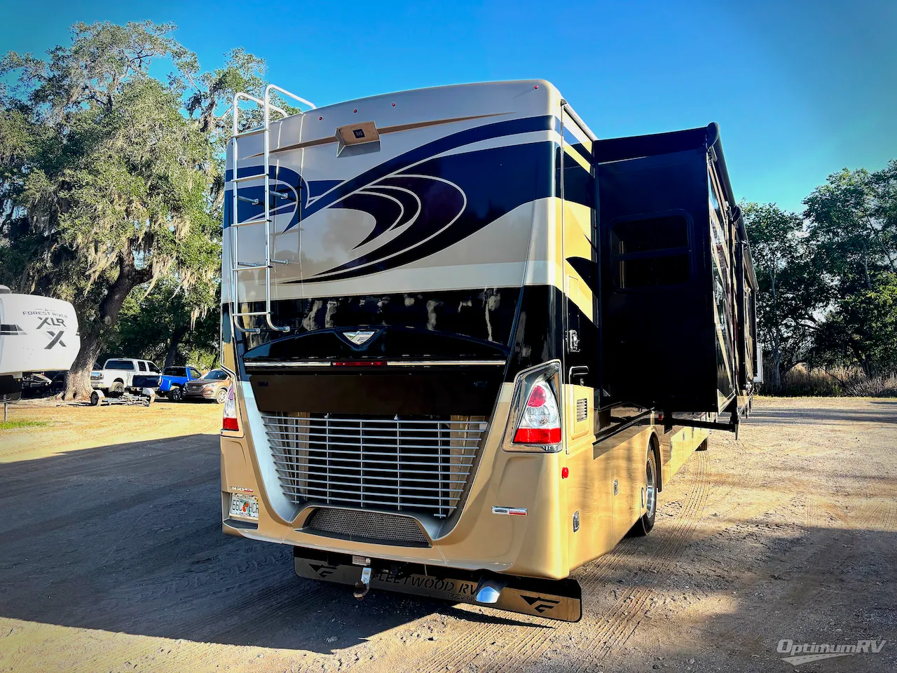 2017 Fleetwood Discovery 39F - Photo 3