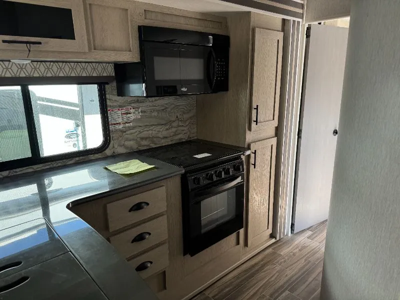 2023 Forest River Stealth KS3016G, Photos photo 11