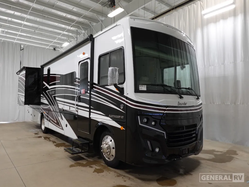 2026 Fleetwood Bounder 35K - Photo 2