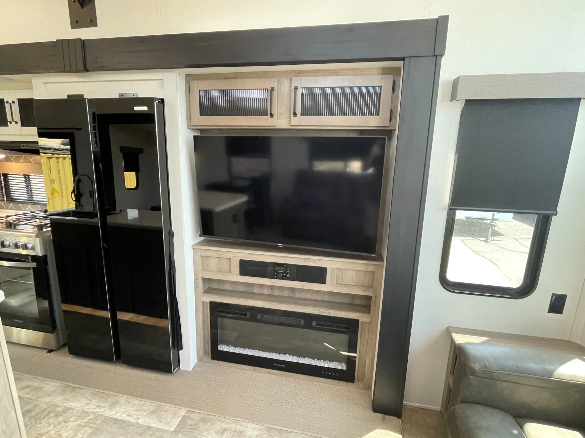 2025 Forest River Puma 402LFT — Photo 6