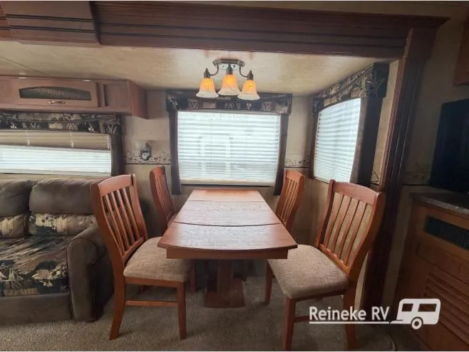2011 Jayco Eagle 320RLDS - Photo 2