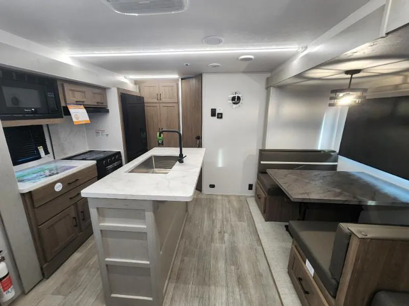 2026 Coachmen Freedom Express Ultra Lite 320BHDS - Photo 4