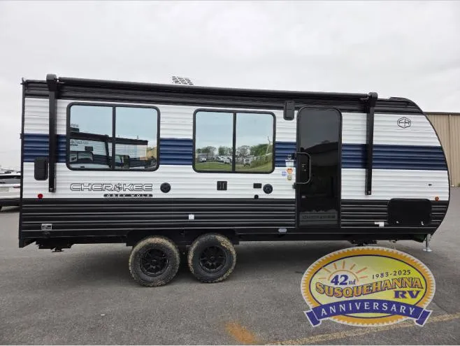 2026 Forest River Cherokee Grey Wolf 18RR - Photo 2