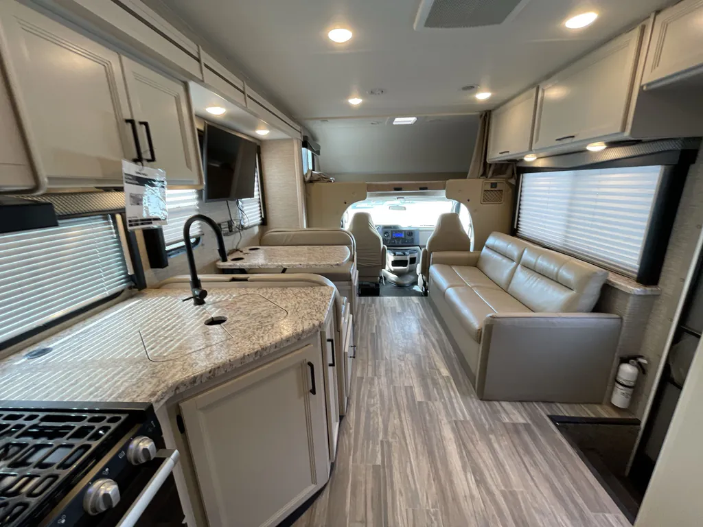 2023 Thor Motor Coach Freedom Elite 31FE, Photos photo 3