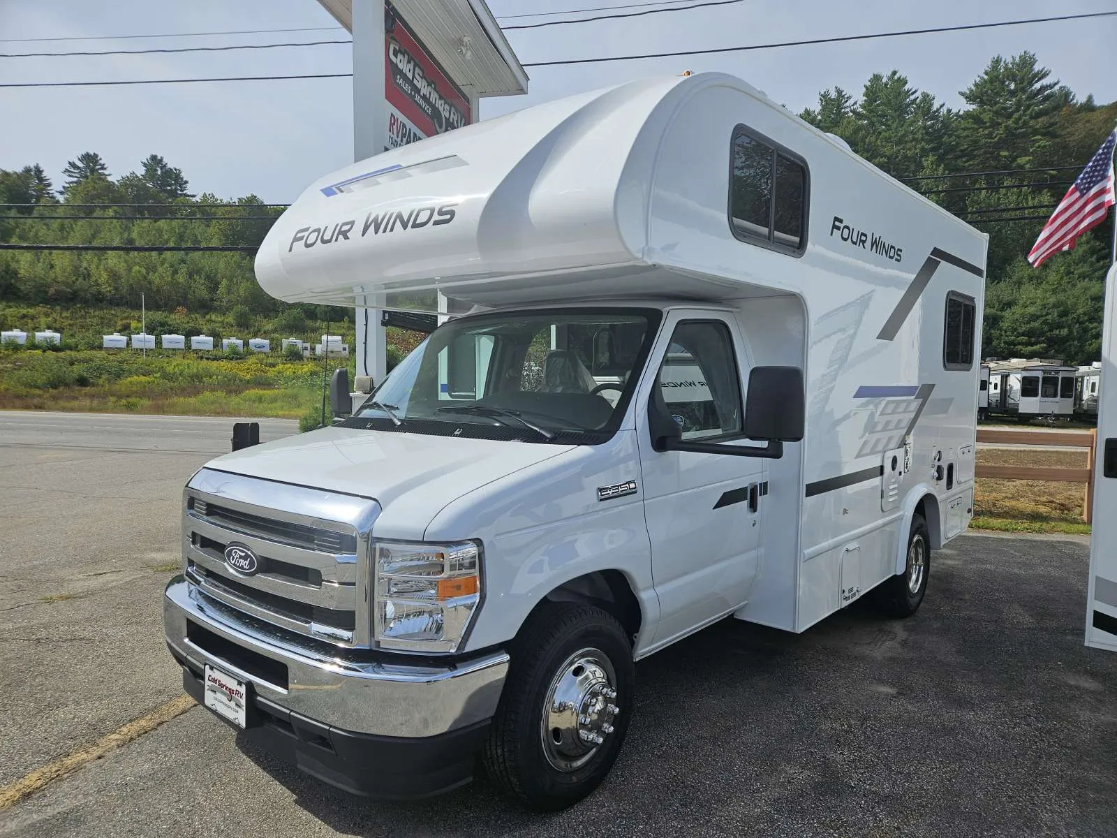 2026 Thor Motor Coach Four Winds 19Z - Photo 4