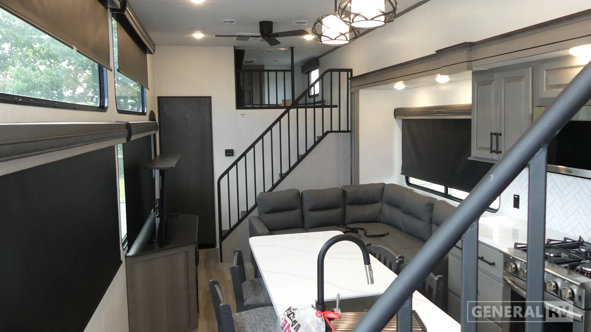 2025 Keystone Residence 40CLDL - Photo 3
