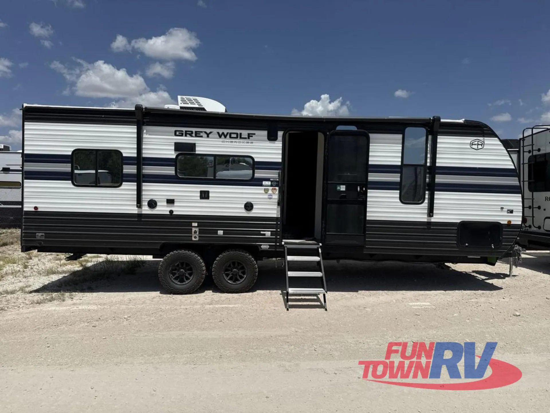 2027 Forest River Cherokee Grey Wolf 22RR — Photo 5