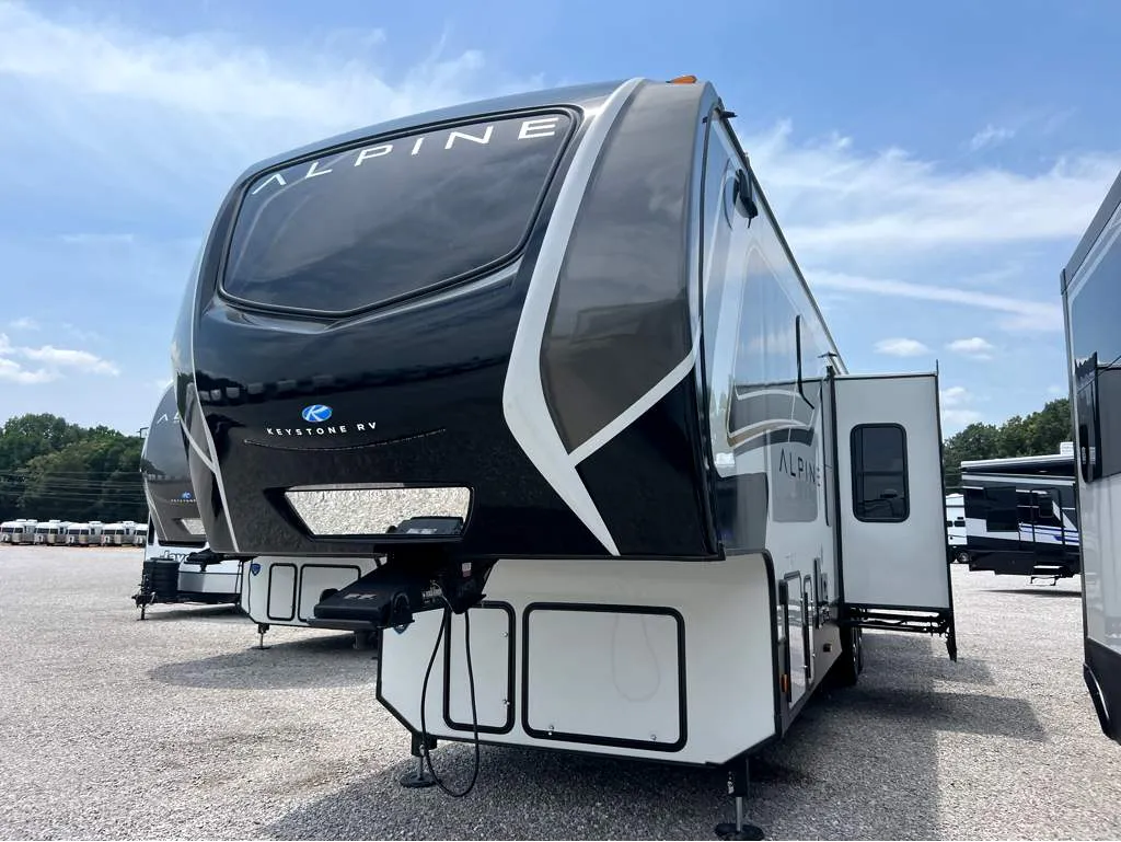 2025 Keystone Alpine 3820FK - Photo 3
