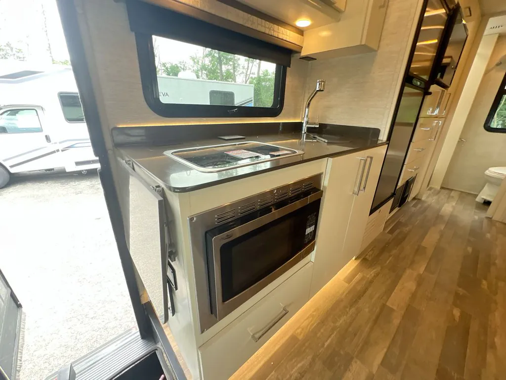 2020 Tiffin Wayfarer 25 RW, Photos photo 15