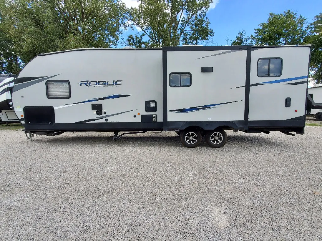 2021 Forest River Vengeance Rogue 26V, Photos photo 4
