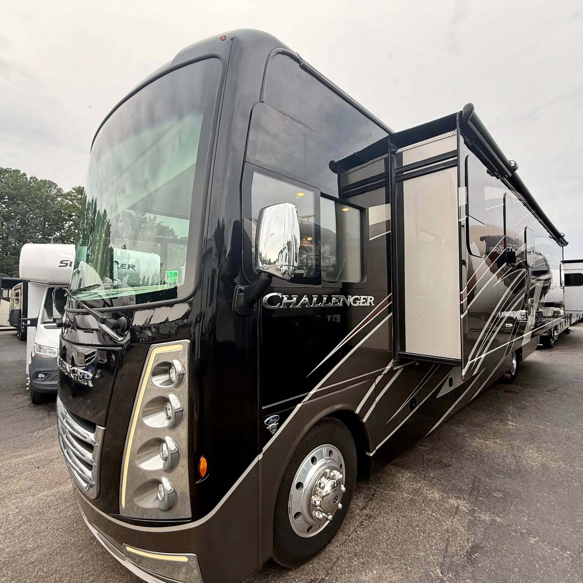 2023 Thor Motor Coach Challenger 36FA - Photo 3