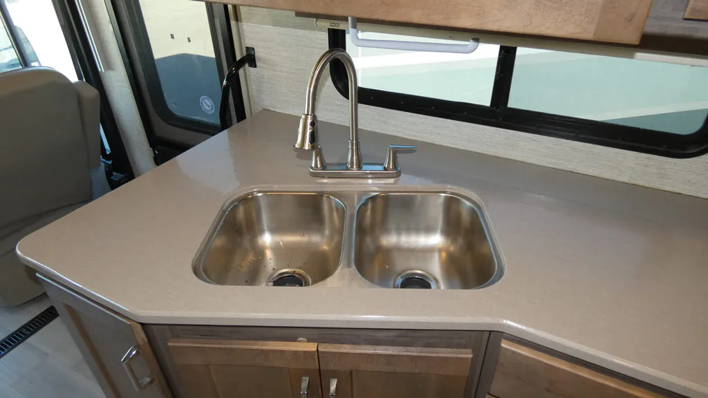 2022 Winnebago Vista 32M, Photos photo 19