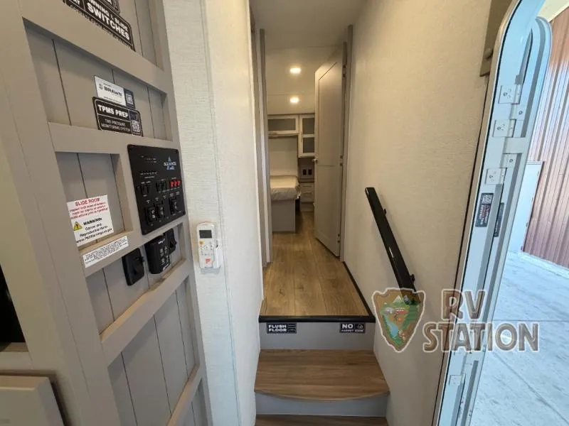 2026 Alliance RV Avenue All-Access 25RL - Photo 4