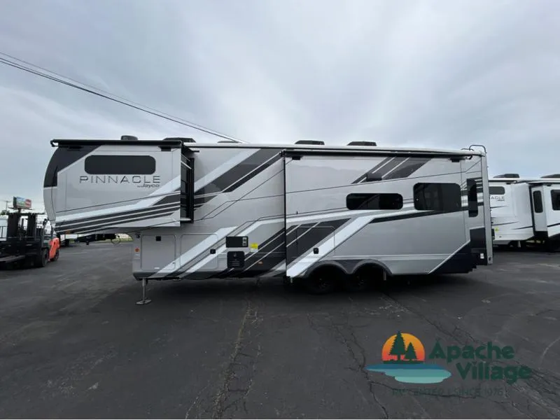 2026 Jayco Pinnacle 32RLTS - Photo 3