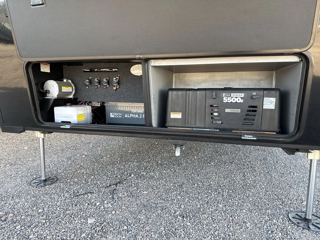 2026 Brinkley Model G 4000, Photos photo 6
