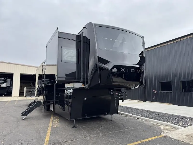 2027 Axiom RV Vendetta 4250SP - Photo 4