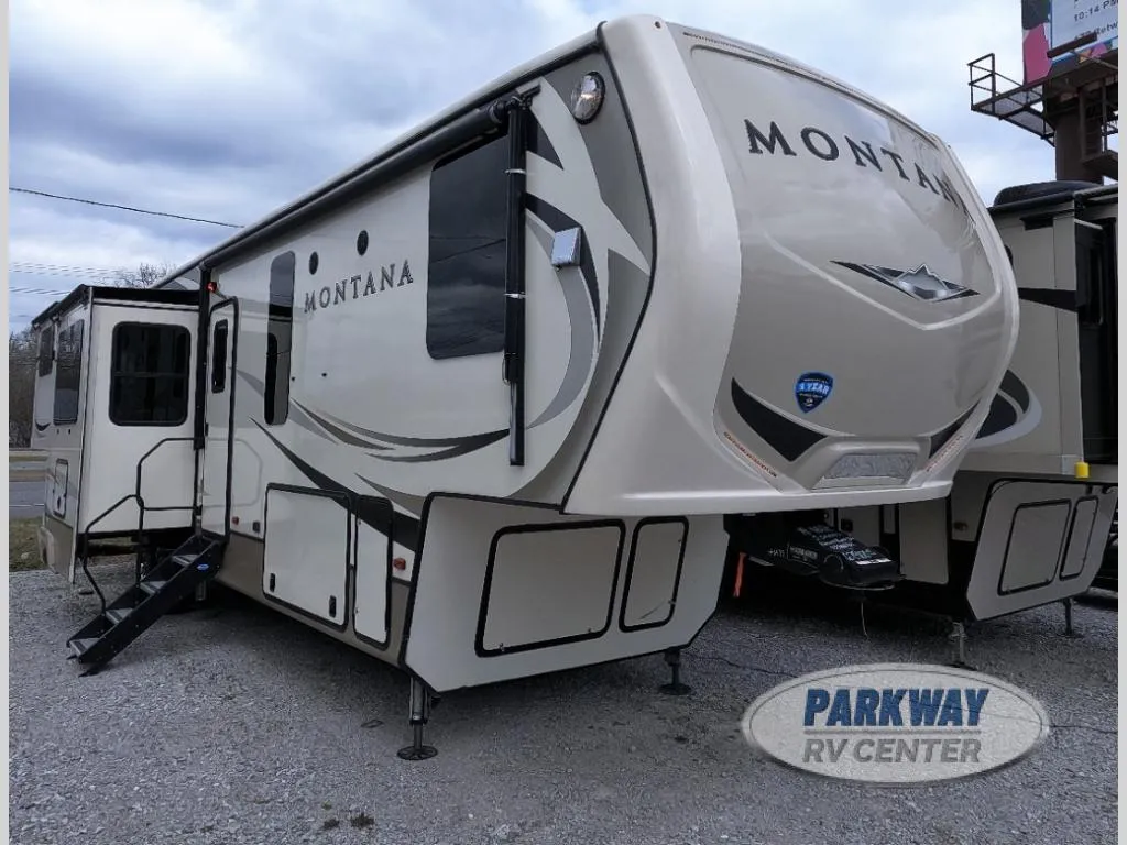 2019 Keystone Montana 3791RD - Photo 2