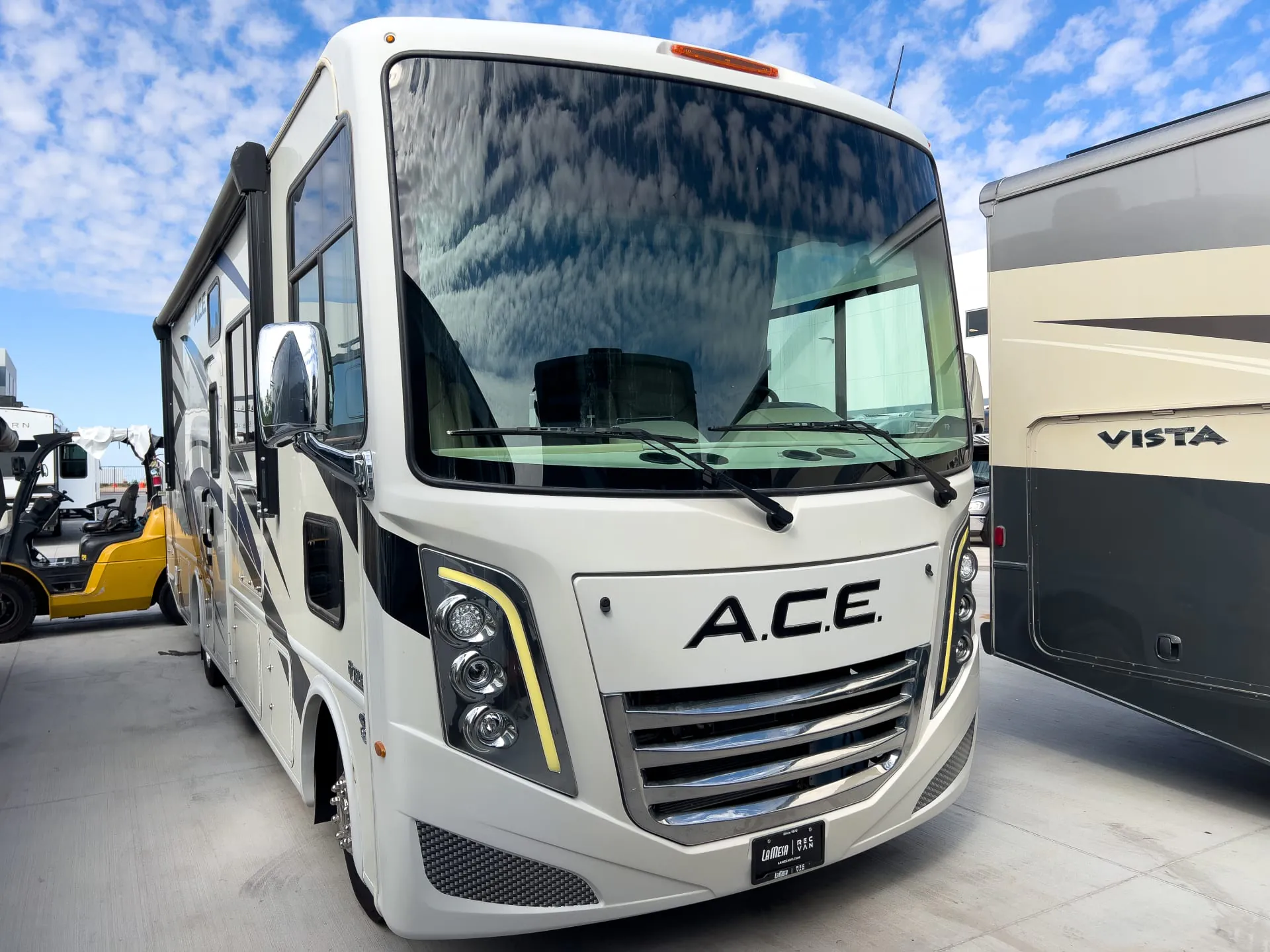 2023 Thor Motor Coach A.C.E 29G - Photo 2