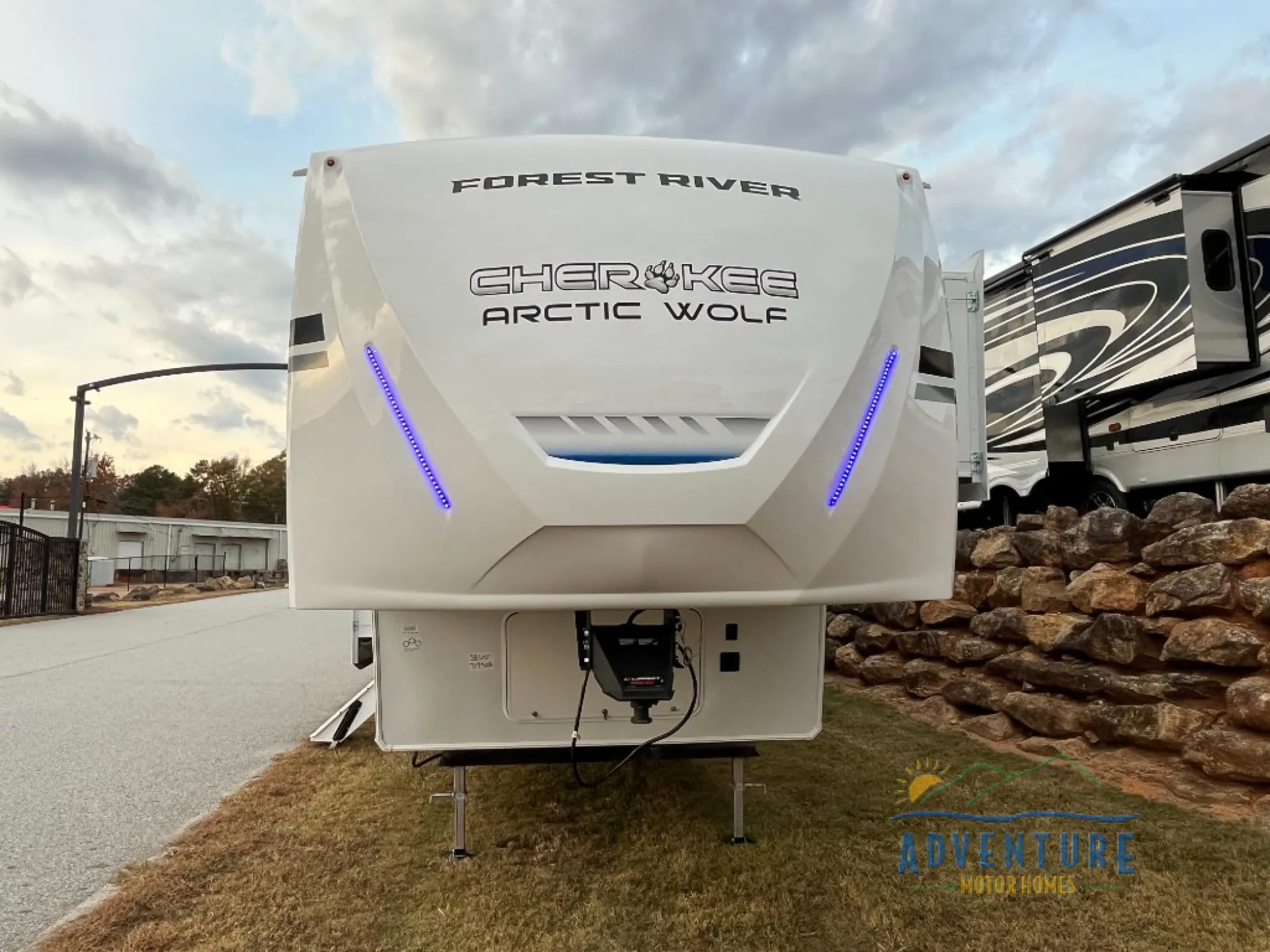 2026 Forest River Cherokee Arctic Wolf 38DST - Photo 3