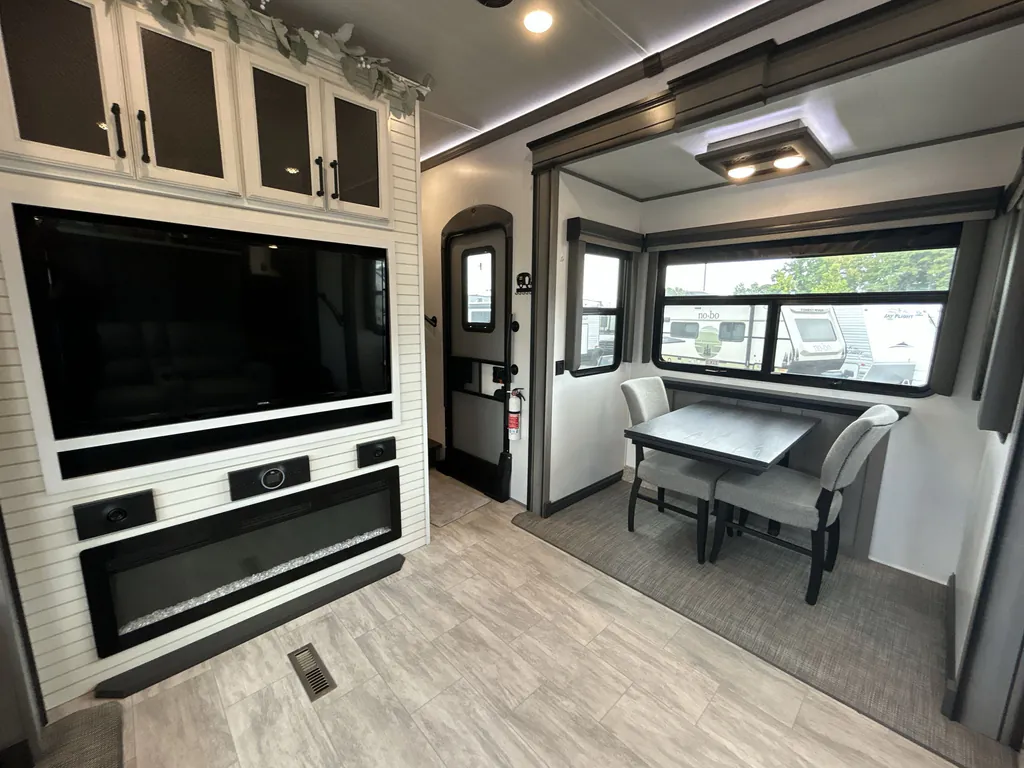 2023 Keystone Montana 3901RK, Photos photo 26