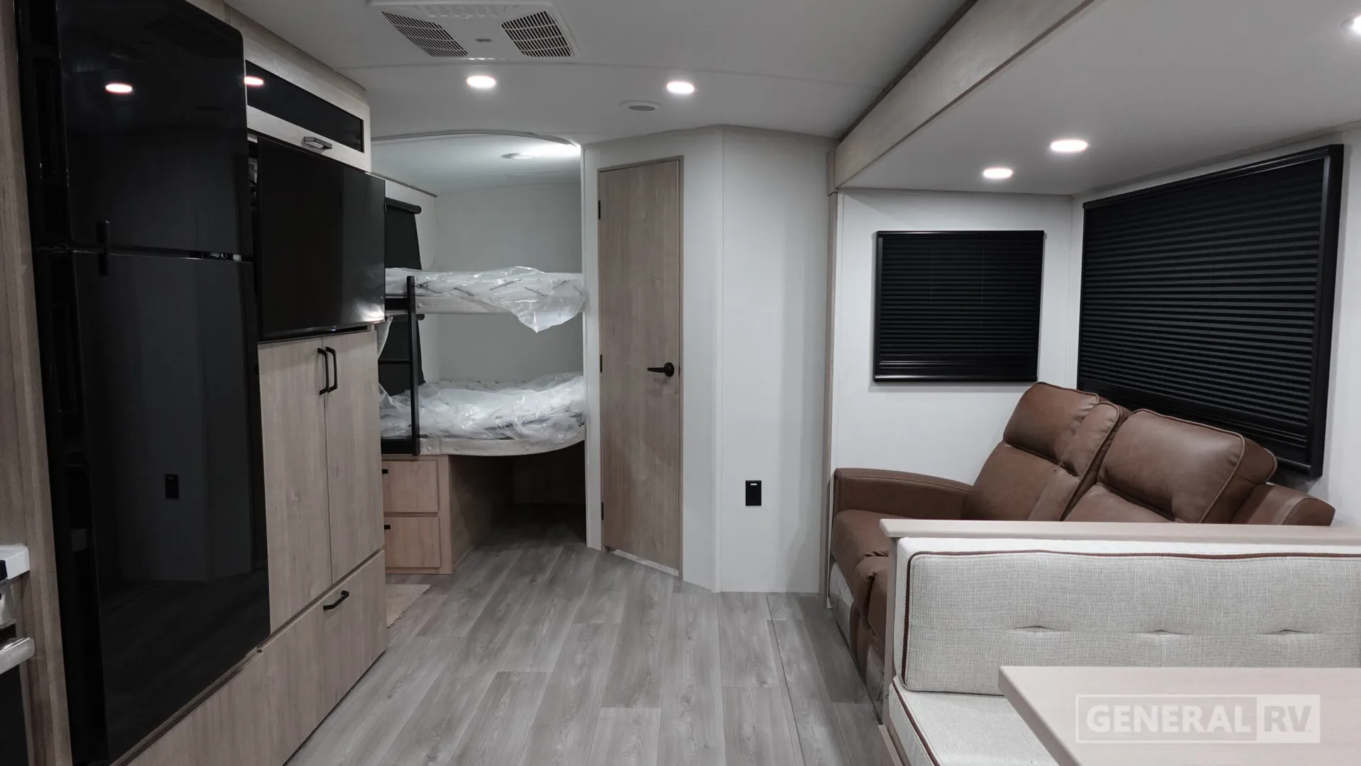 2026 Grand Design Imagine 2800BH - Photo 3