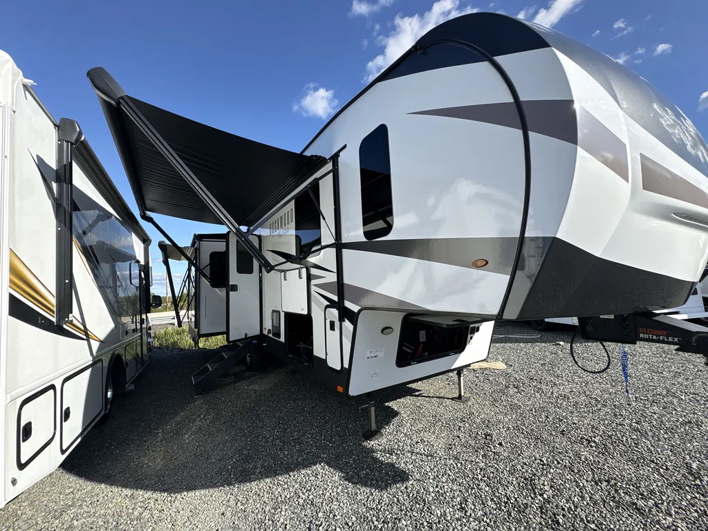 2024 Forest River Rockwood Signature 372RL, Photos photo 25
