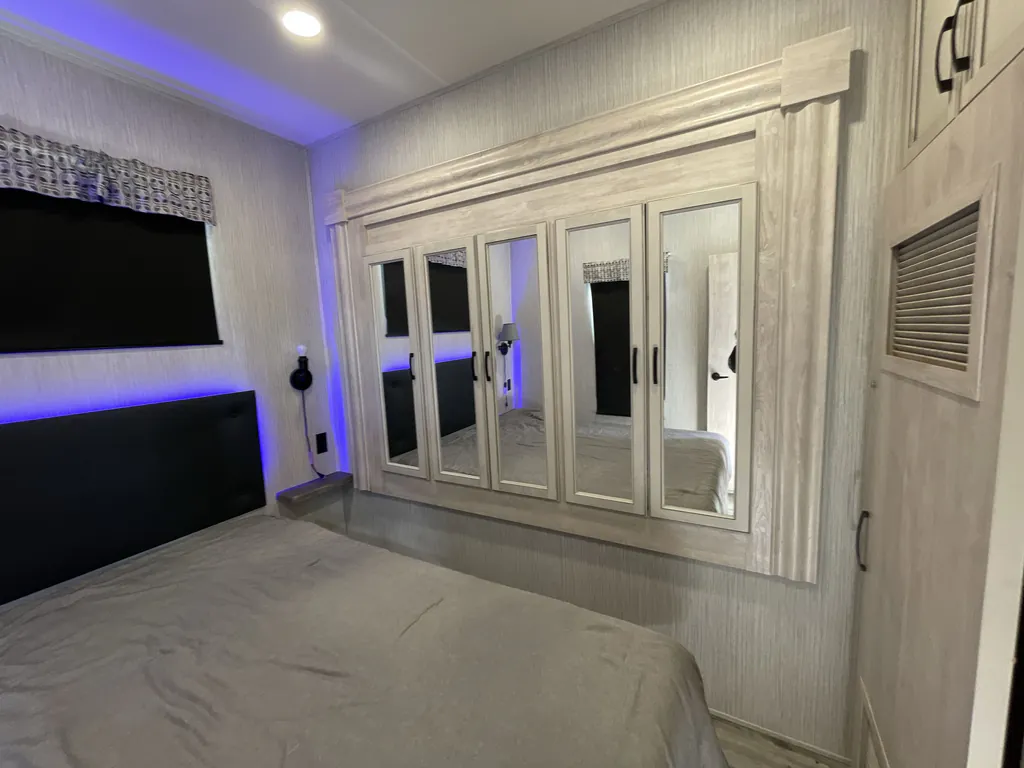 2022 Forest River Sandpiper Destination 420FL, Photos photo 26